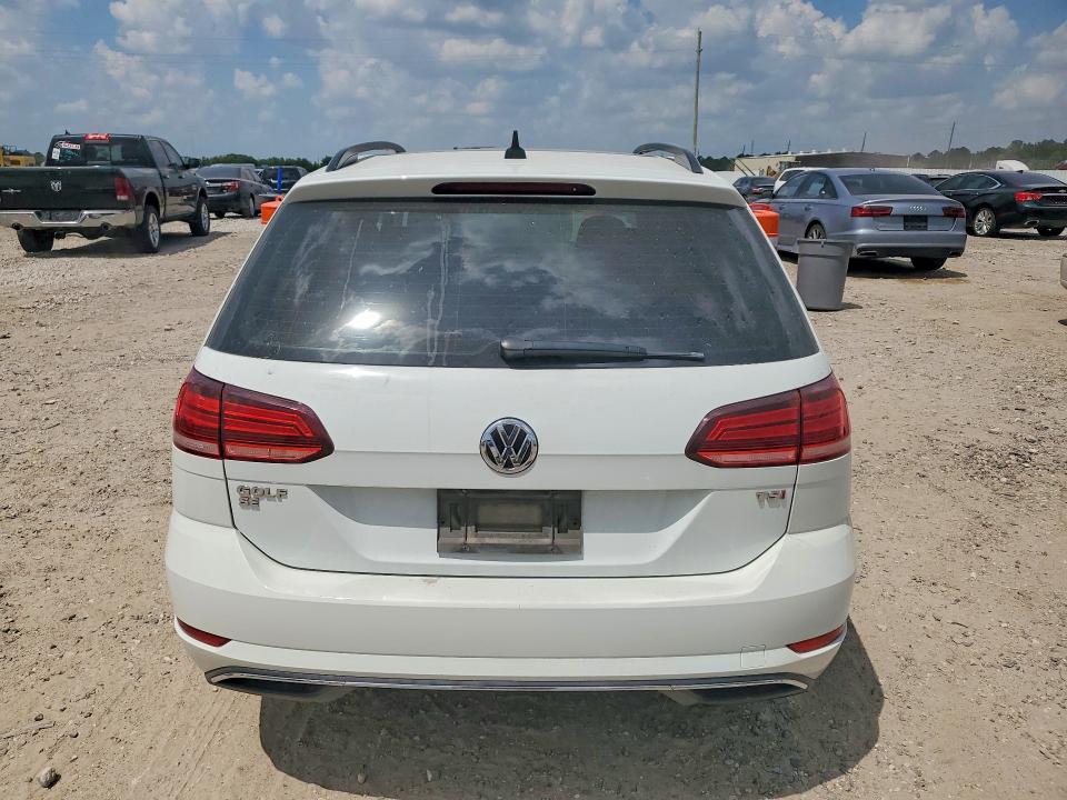 63413336 :رقم المزاد ، 3VWD17AU2JM751525 vin ، 2018 Volkswagen Golf Sportwagen مزاد بيع