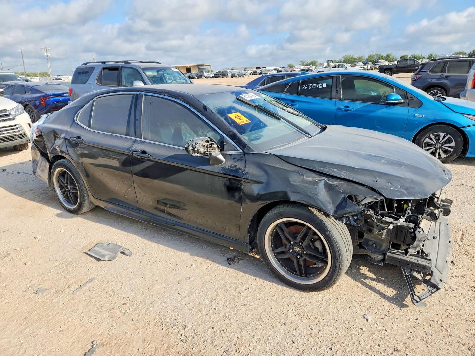 64304176 :رقم المزاد ، 4T1B11HK5KU683581 vin ، 2019 Toyota Camry مزاد بيع