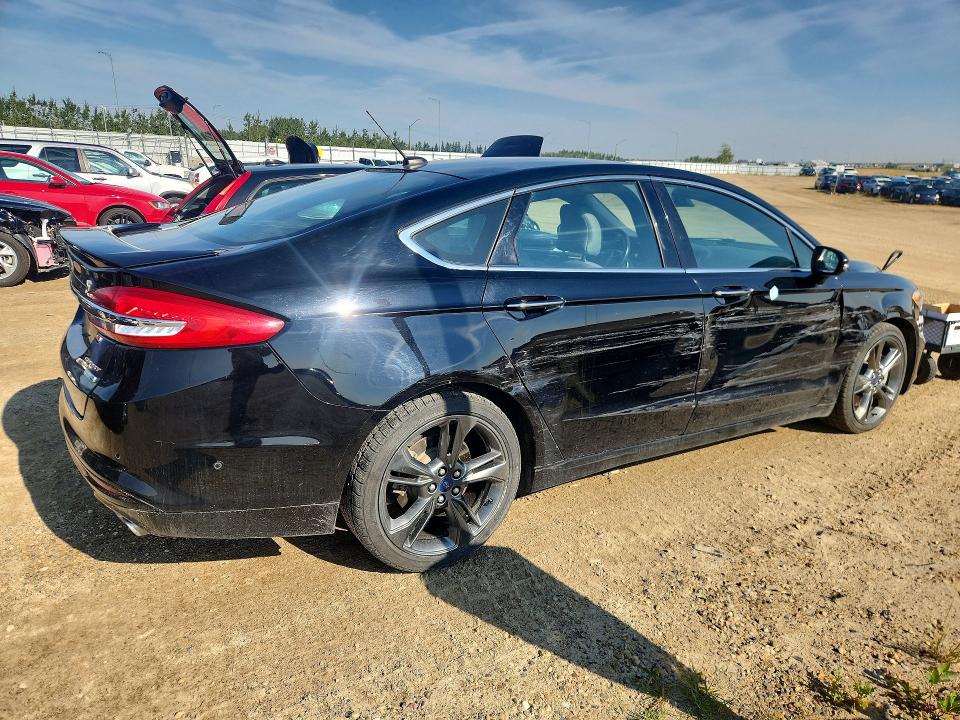 64310736 :رقم المزاد ، 3FA6P0VP0HR255681 vin ، 2017 Ford Fusion مزاد بيع