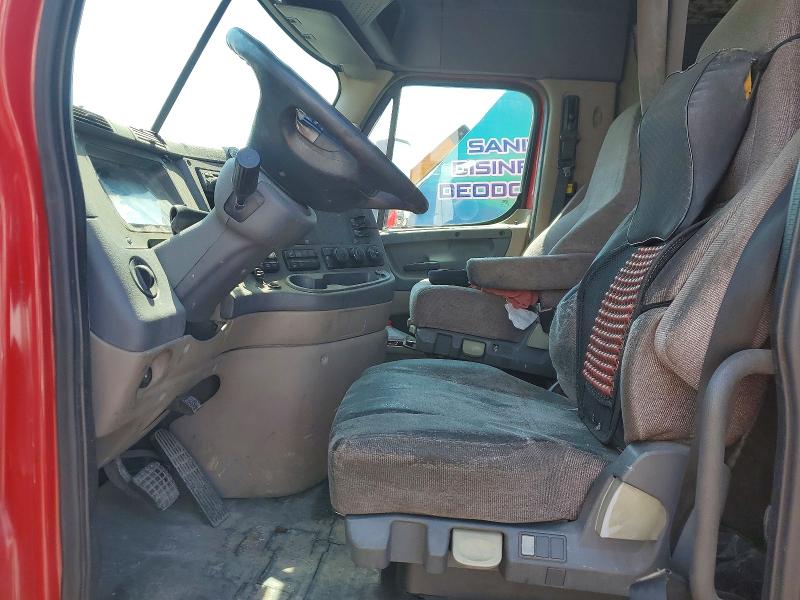 2013 Freightliner Cascadia 125 მანქანა იყიდება აუქციონზე, vin: 3AKJGLBG3DSFD5173, აუქციონის ნომერი: 63414266