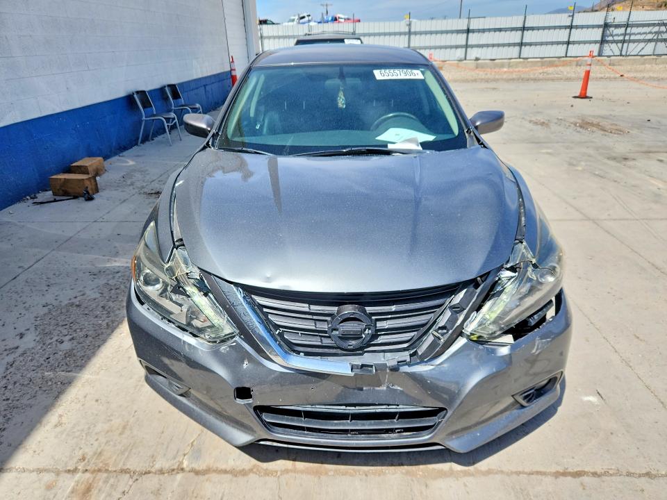 2017 Nissan Altima მანქანა იყიდება აუქციონზე, vin: 1N4AL3AP4HC133272, აუქციონის ნომერი: 65557906