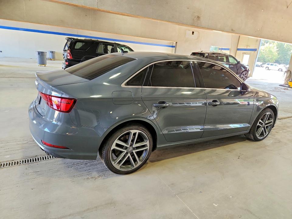 66075506 :رقم المزاد ، WAUBEGFF8KA119097 vin ، 2019 Audi A3 مزاد بيع