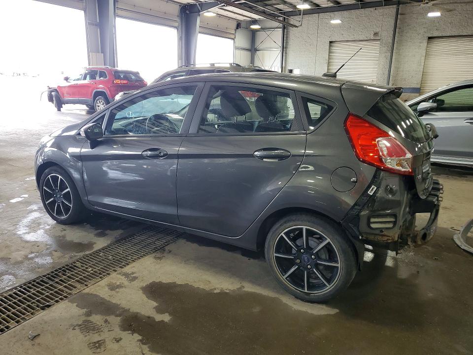 65135966 :رقم المزاد ، 3FADP4EJ3FM171522 vin ، 2015 Ford Fiesta مزاد بيع