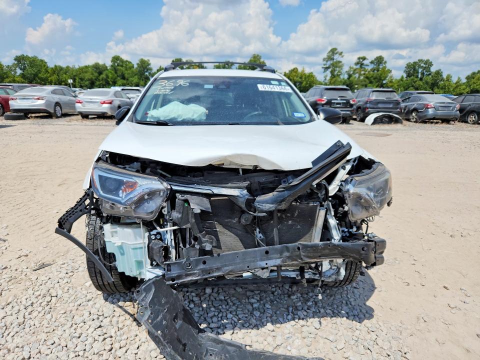 Продажа на аукционе авто 2018 Toyota Rav4, vin: JTMBFREVXJD246323, номер лота: 61641366