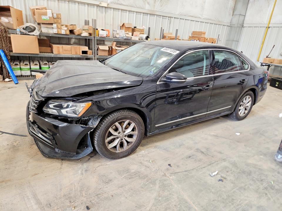 66071006 :رقم المزاد ، 1VWAT7A38HC045238 vin ، 2017 Volkswagen Passat مزاد بيع