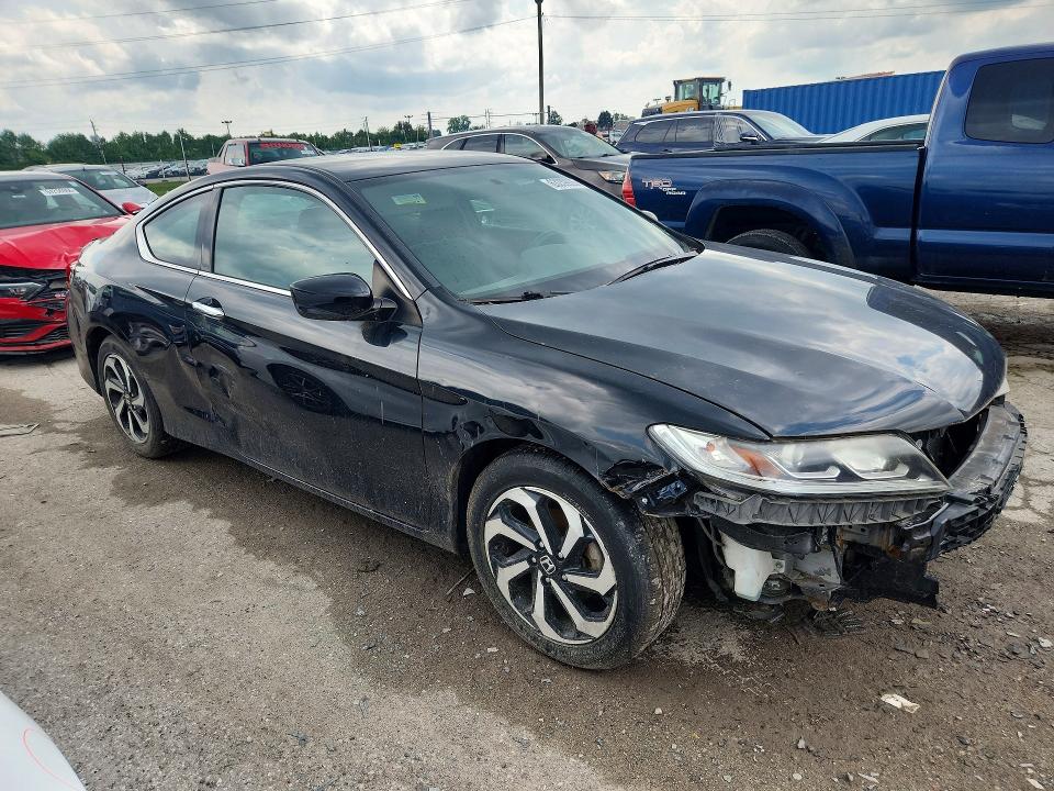 Продажа на аукционе авто 2017 Honda Accord, vin: 1HGCT1A32HA009342, номер лота: 63239926