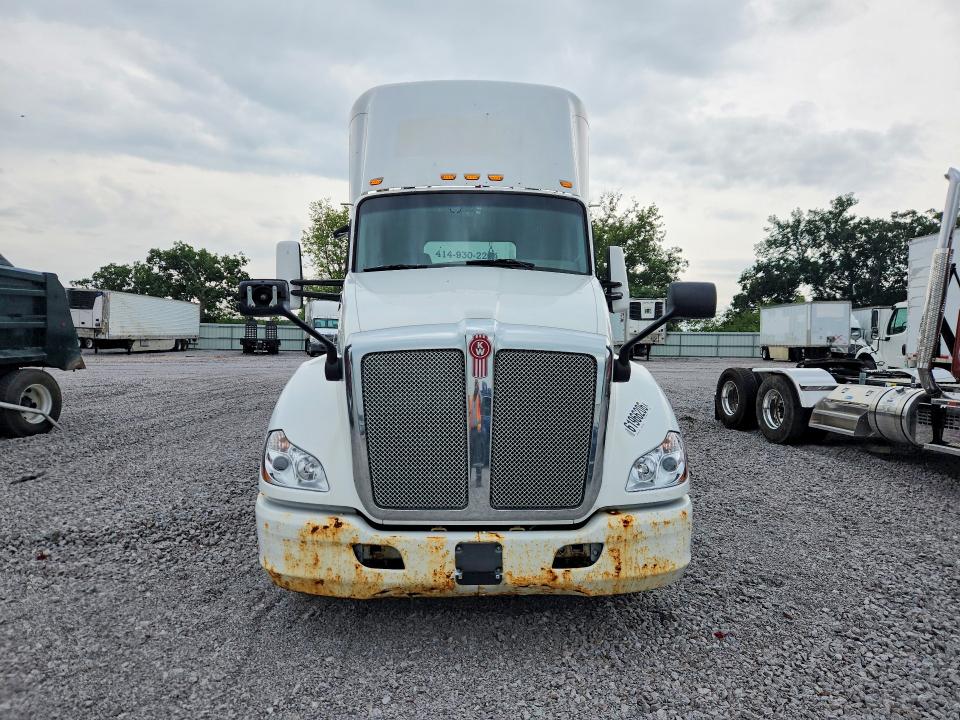 Продажа на аукционе авто 2016 Kenworth T680, vin: 1XKYA48X9GJ496336, номер лота: 61966206