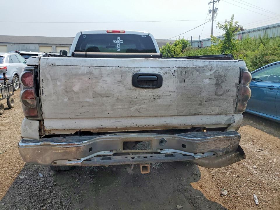 Продаж на аукціоні авто 2005 Chevrolet Silverado, vin: 1GCHK39275E232852, номер лоту: 64318806