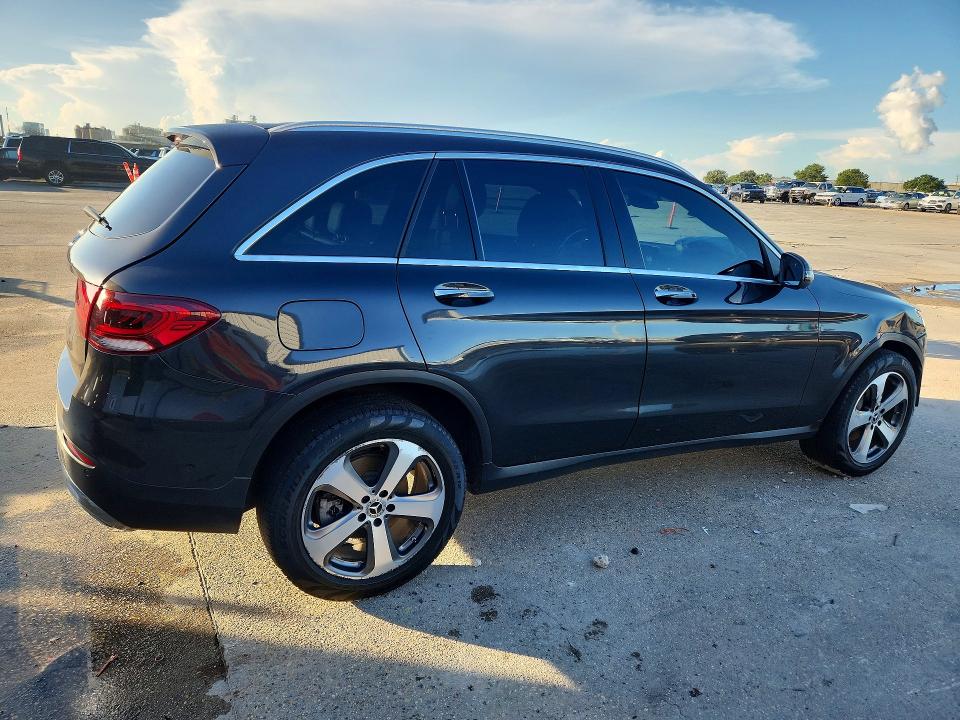 64121356 :رقم المزاد ، W1N0G8DB5NG117151 vin ، 2022 Mercedes-benz Glc مزاد بيع