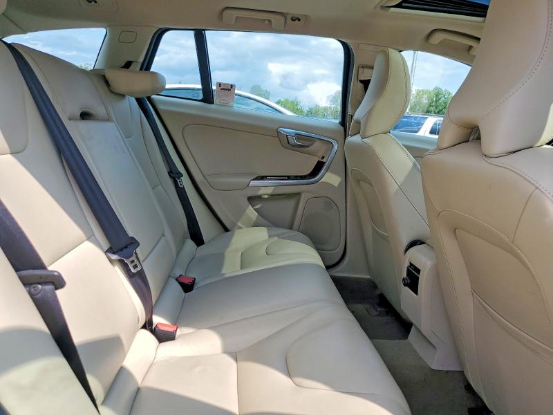 65322606 :رقم المزاد ، YV1612SC0F1189076 vin ، 2015 Volvo V60 مزاد بيع