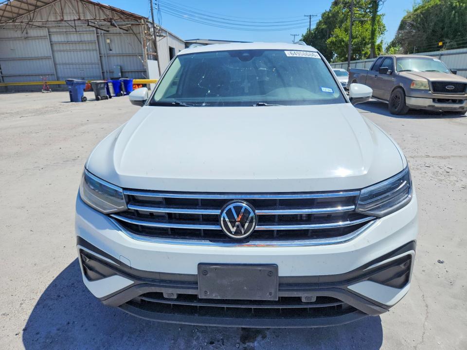 64956066 :رقم المزاد ، 3VV3B7AXXNM071286 vin ، 2022 Volkswagen Tiguan مزاد بيع