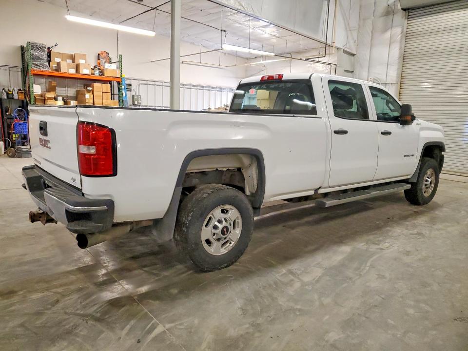 62878186 :رقم المزاد ، 1GT12REY8JF224858 vin ، 2018 Gmc Sierra مزاد بيع