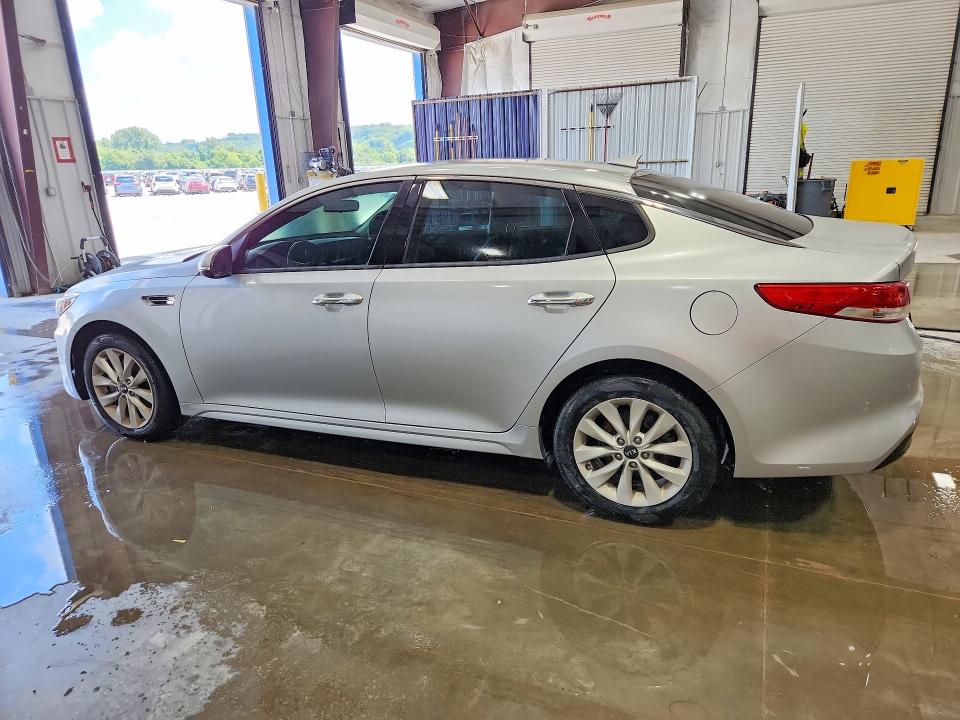 Продажа на аукционе авто 2017 Kia Optima, vin: 5XXGU4L31HG169082, номер лота: 63733226