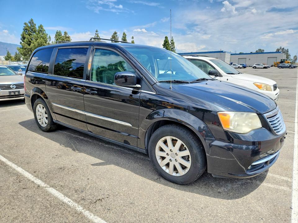 64822026 :رقم المزاد ، 2C4RC1BG1ER399710 vin ، 2014 Chrysler Town & Country مزاد بيع