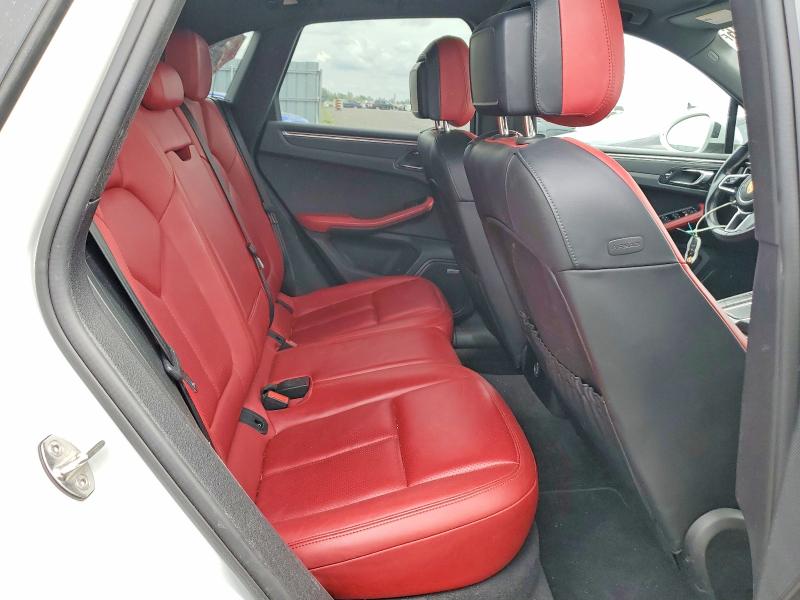 64244616 :رقم المزاد ، WP1AA2A54JLB11351 vin ، 2018 Porsche Macan مزاد بيع