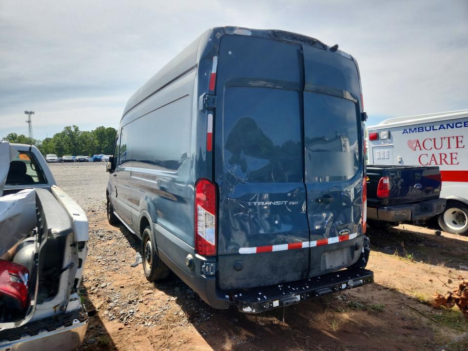 61897016 :رقم المزاد ، 1FTBR3X87LKA87285 vin ، 2020 Ford Transit مزاد بيع