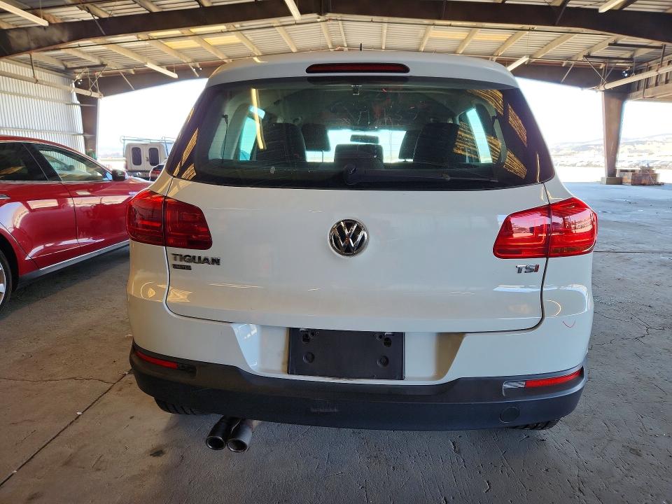2017 Volkswagen Tiguan მანქანა იყიდება აუქციონზე, vin: WVGAV7AX4HK055007, აუქციონის ნომერი: 64526236