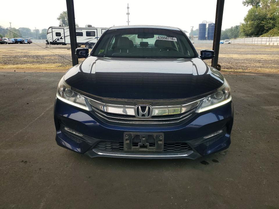 Продажа на аукционе авто 2017 Honda Accord, vin: 1HGCR2F85HA112196, номер лота: 63998716
