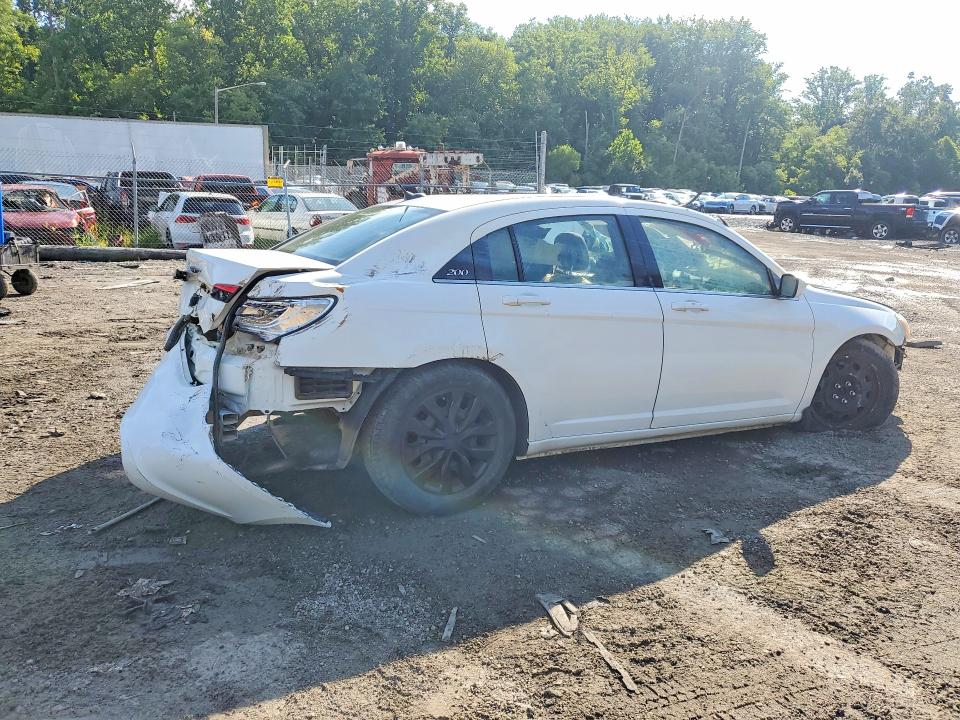 Продаж на аукціоні авто 2014 Chrysler 200, vin: 1C3CCBAB3EN123886, номер лоту: 62450306