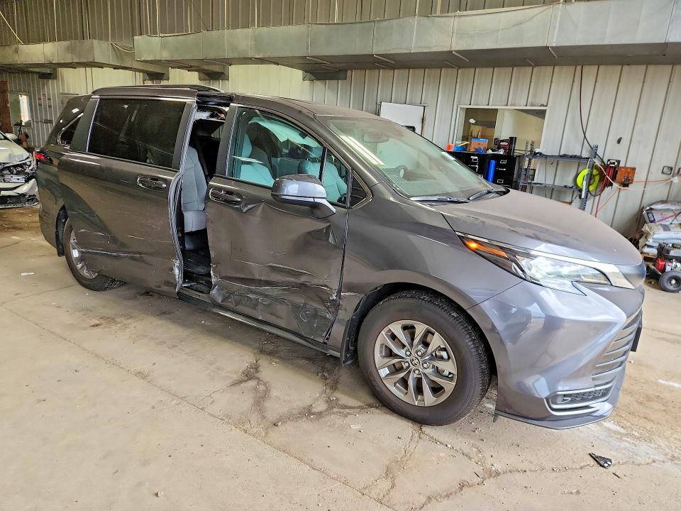 66072696 :رقم المزاد ، 5TDBSKFC1SS193520 vin ، 2025 Toyota Sienna مزاد بيع