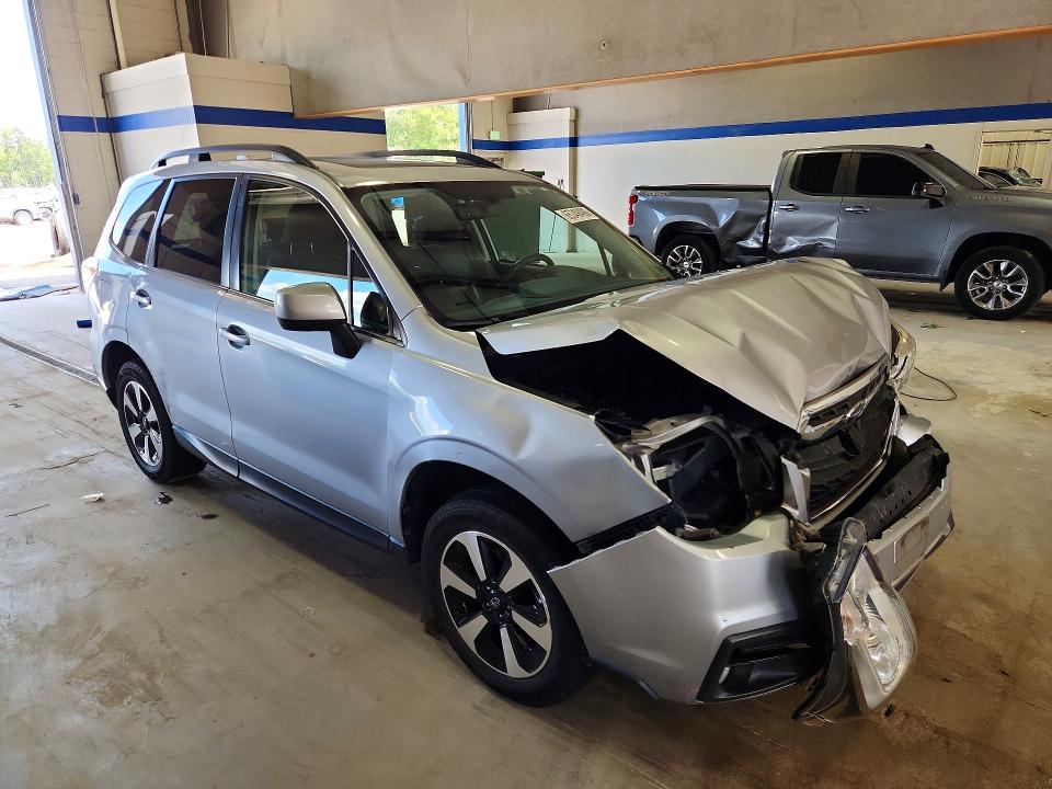 2017 Subaru Forester მანქანა იყიდება აუქციონზე, vin: JF2SJAJC4HH523329, აუქციონის ნომერი: 65349496