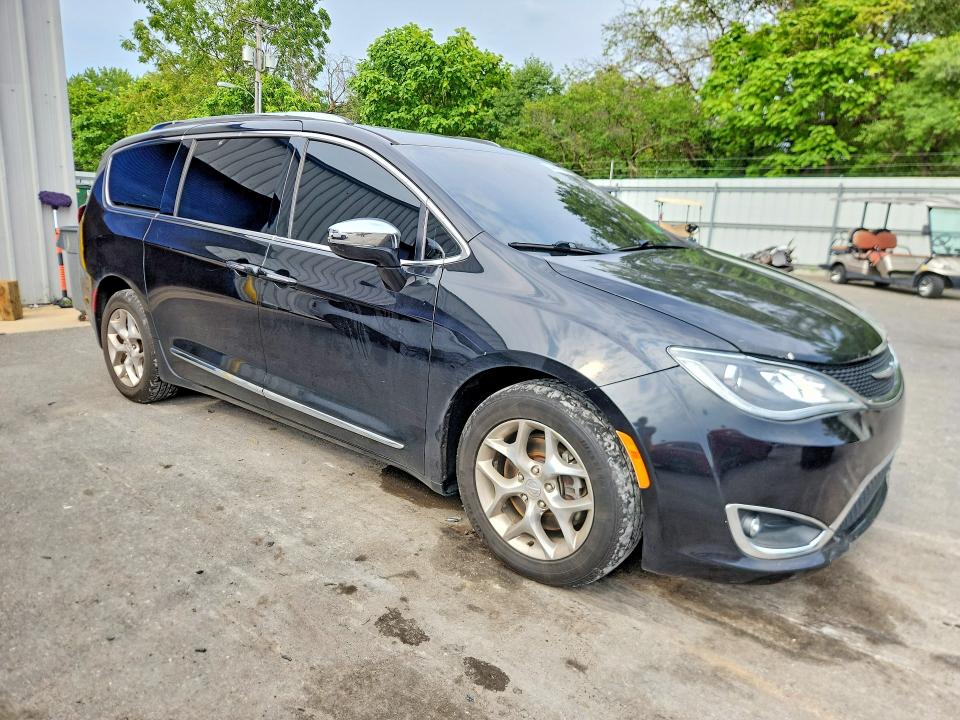 64447966 :رقم المزاد ، 2C4RC1GG0JR273986 vin ، 2018 Chrysler Pacifica مزاد بيع