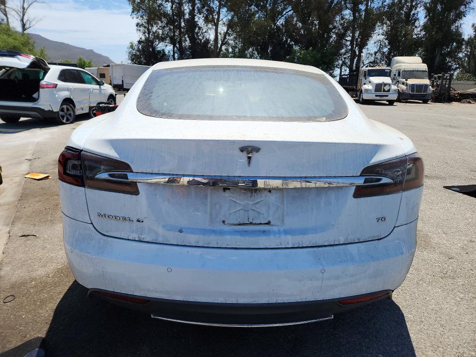 63801626 :رقم المزاد ، 5YJSA1E14FF109133 vin ، 2015 Tesla Model S مزاد بيع