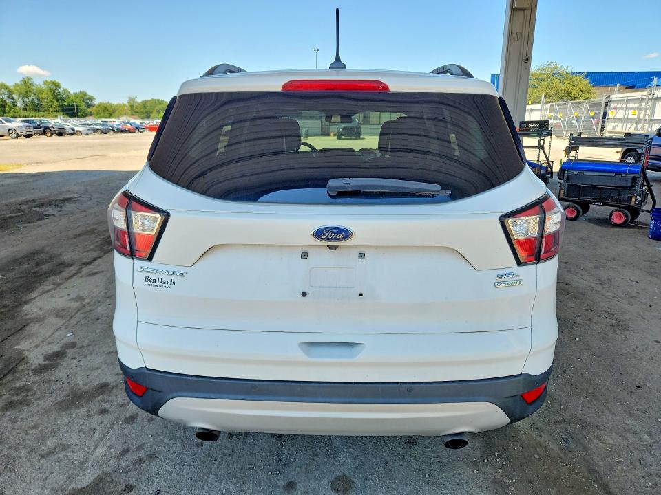 63950186 :رقم المزاد ، 1FMCU0HD6JUA63103 vin ، 2018 Ford Escape مزاد بيع