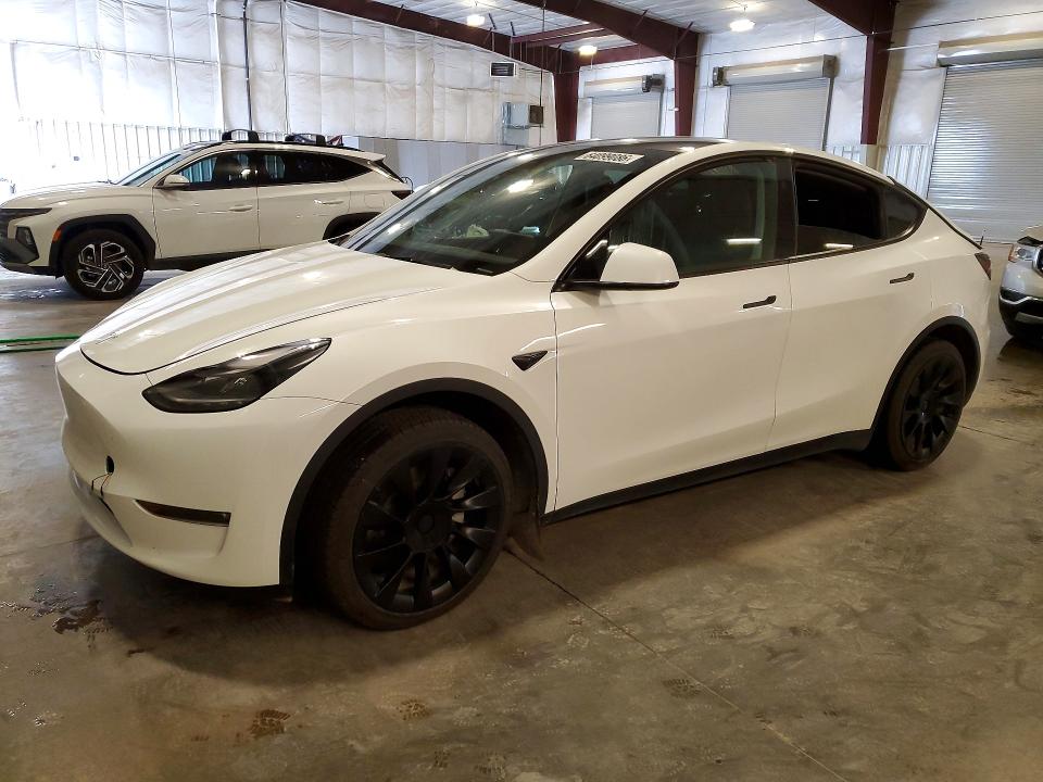 64099086 :رقم المزاد ، 7SAYGDEE2RA240059 vin ، 2024 Tesla Model Y مزاد بيع