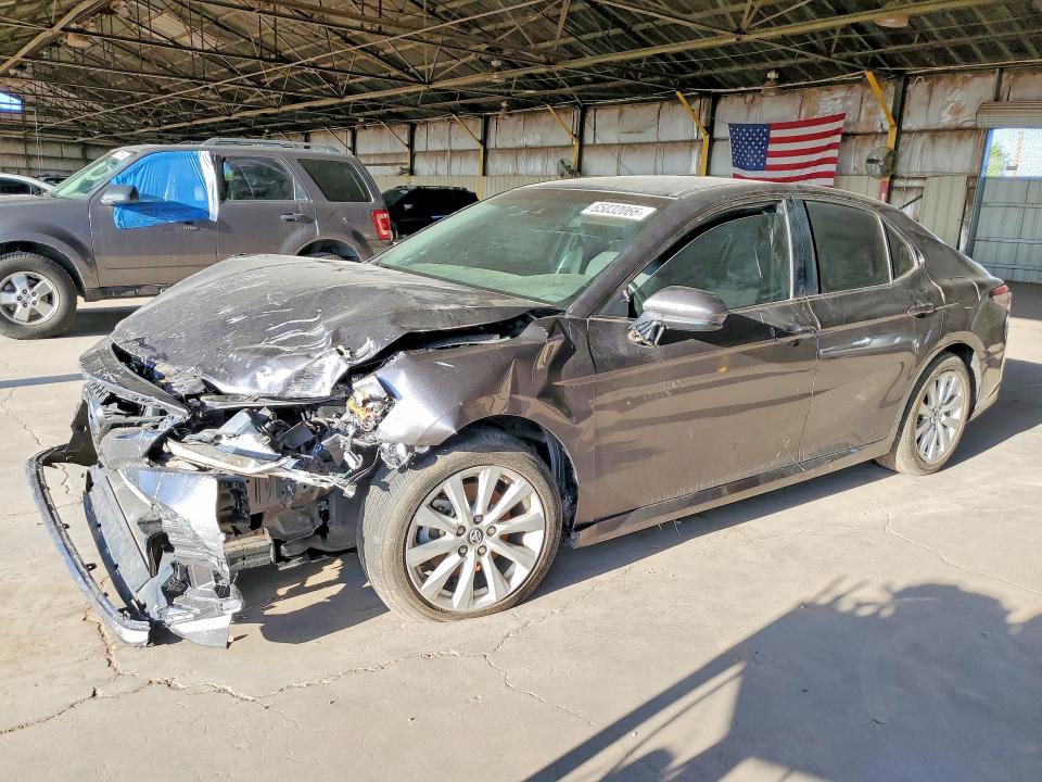 65032066 :رقم المزاد ، 4T1B11HK2KU699625 vin ، 2019 Toyota Camry مزاد بيع