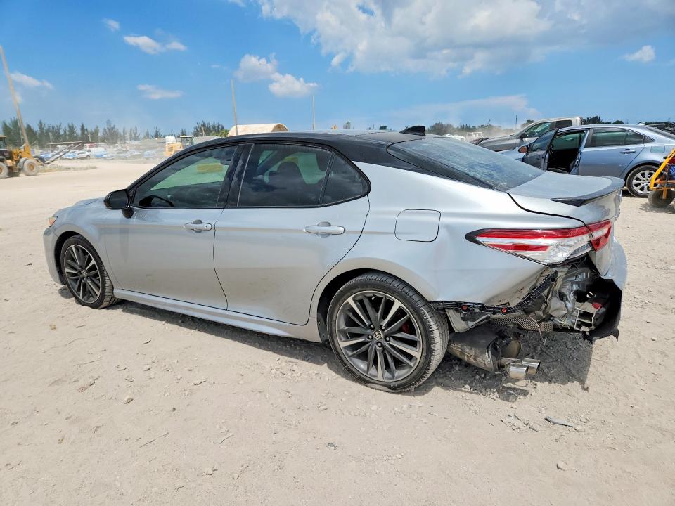 65997326 :رقم المزاد ، 4T1K61AK3LU366024 vin ، 2020 Toyota Camry مزاد بيع