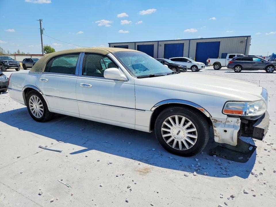 Продаж на аукціоні авто 2003 Lincoln Town Car, vin: 1LNHM82W23Y641806, номер лоту: 65394026
