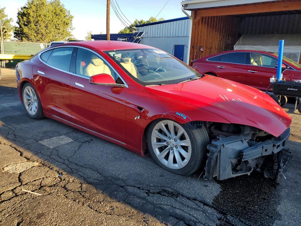 63563626 :رقم المزاد ، 5YJSA1E21GF175598 vin ، 2016 Tesla Model S مزاد بيع