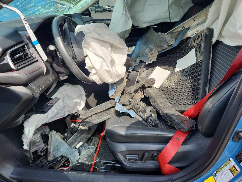 64251096 :رقم المزاد ، 4T1KZ1AK6NU060414 vin ، 2022 Toyota Camry مزاد بيع