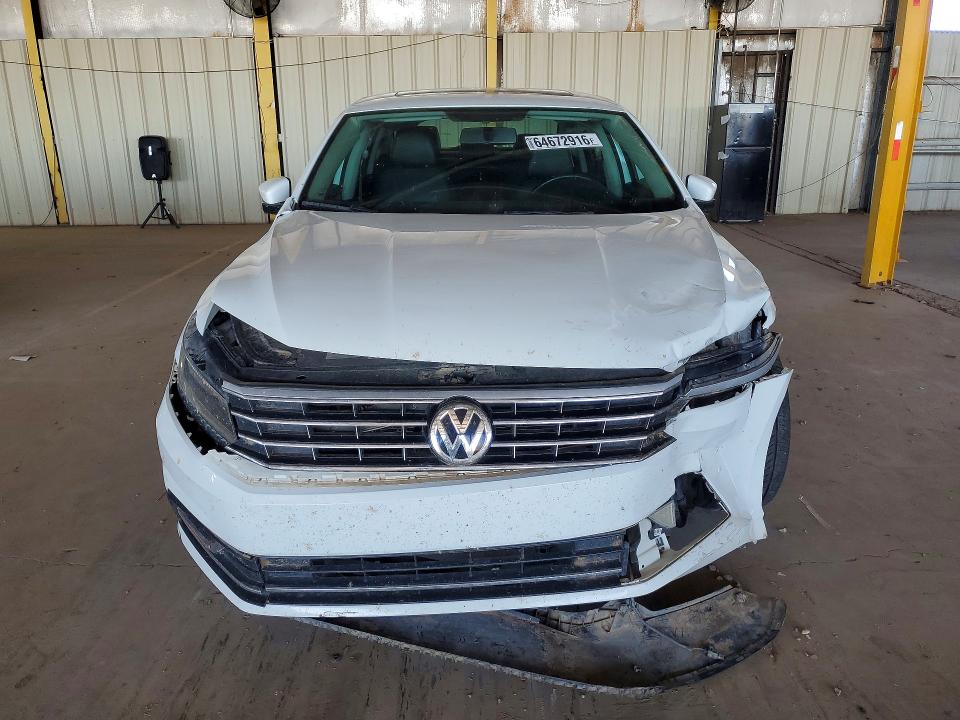 64672916 :رقم المزاد ، 1VWBA7A3XJC021331 vin ، 2018 Volkswagen Passat مزاد بيع