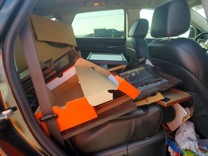 66970806 :رقم المزاد ، 3GYFNBE33FS587512 vin ، 2015 Cadillac Srx مزاد بيع