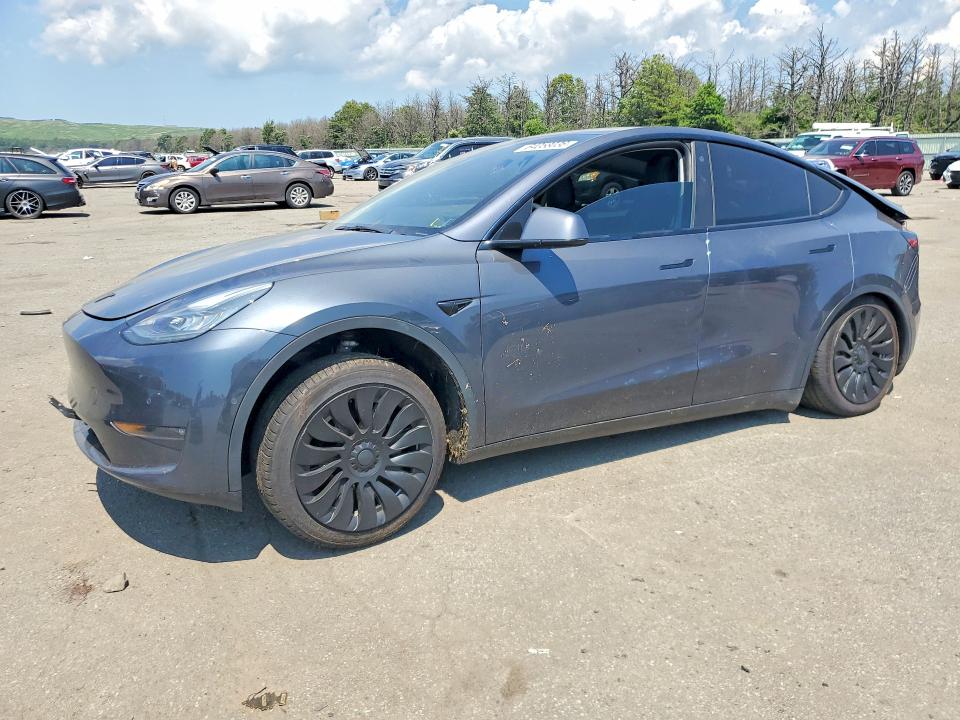 64058036 :رقم المزاد ، 5YJYGDEEXMF203821 vin ، 2021 Tesla Model Y مزاد بيع