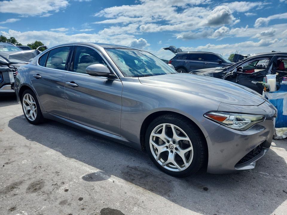 Aukcja sprzedaży 2018 Alfa Romeo Giulia, vin: ZARFAEEN3J7575832, numer aukcji: 63914166
