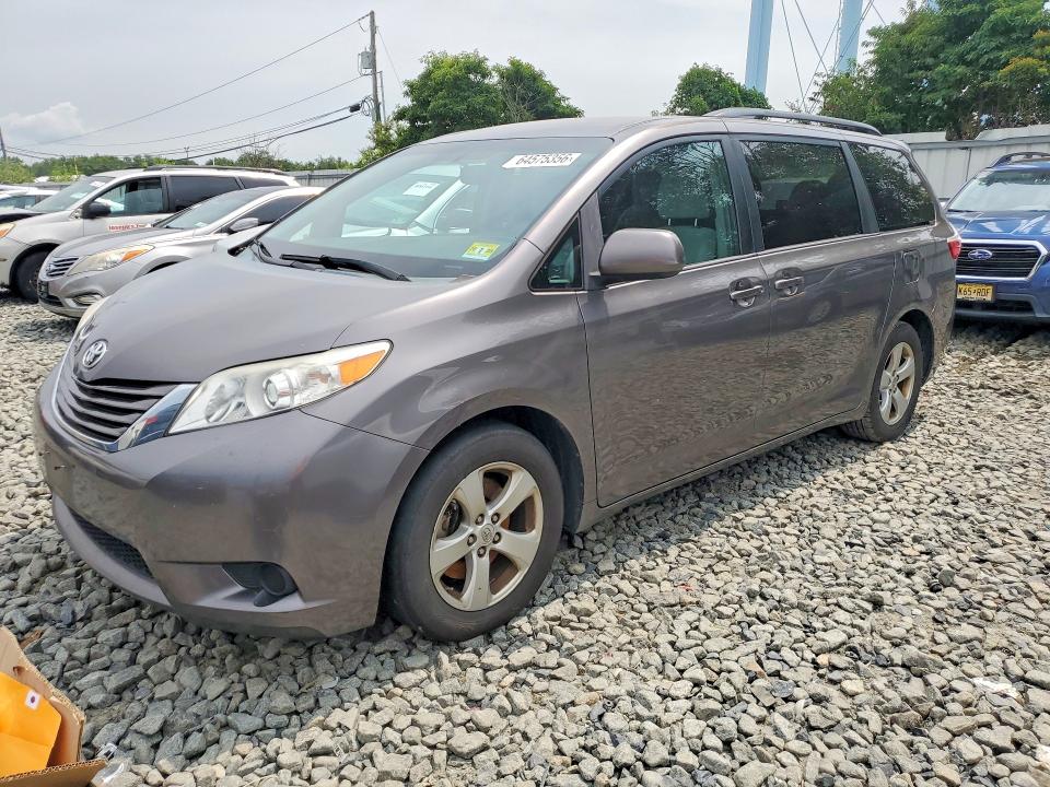 Aukcja sprzedaży 2015 Toyota Sienna, vin: 5TDKK3DC7FS552979, numer aukcji: 64575356