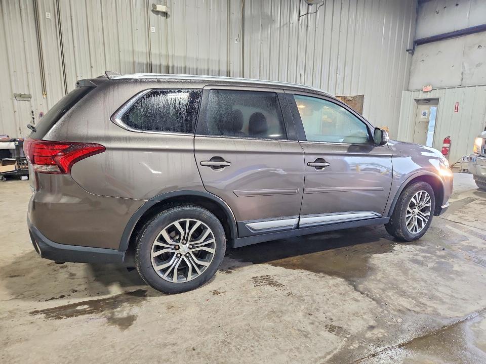 65532796 :رقم المزاد ، JA4AZ3A35HZ012697 vin ، 2017 Mitsubishi Outlander مزاد بيع