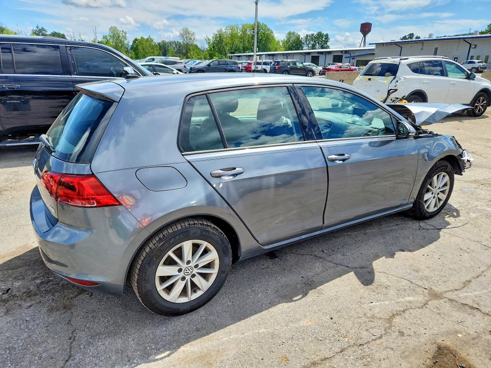 66602996 :رقم المزاد ، 3VW217AU5HM070096 vin ، 2017 Volkswagen Golf مزاد بيع
