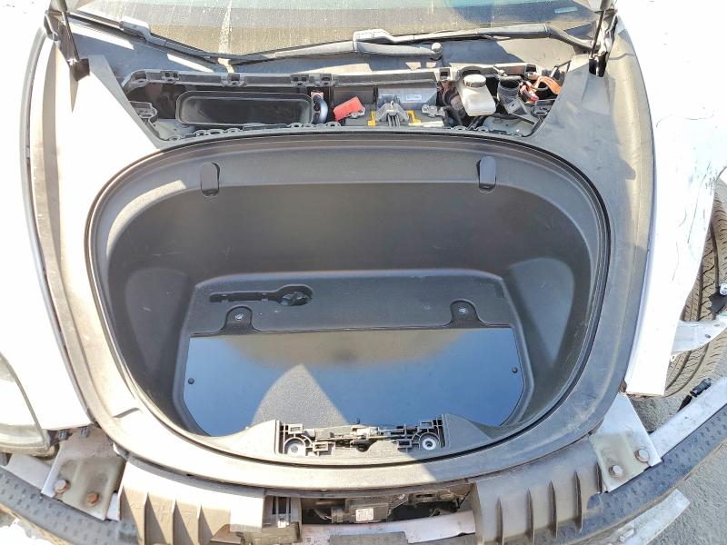 Продажа на аукционе авто 2018 Tesla Model 3, vin: 5YJ3E1EBXJF088721, номер лота: 64673156