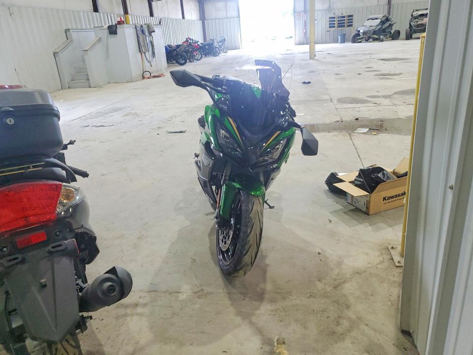 Продажа на аукционе авто 2025 Kawasaki Zx1100, vin: JKAZXBJ15SA000377, номер лота: 65567376