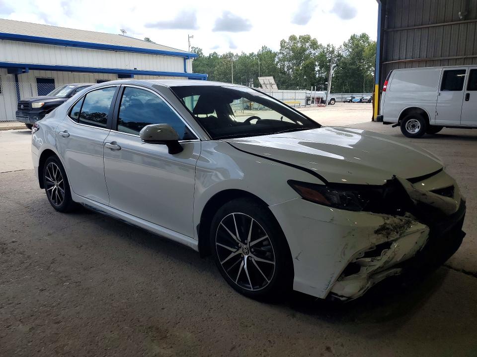 Продаж на аукціоні авто 2024 Toyota Camry, vin: 4T1G11AK1RU874974, номер лоту: 65367176