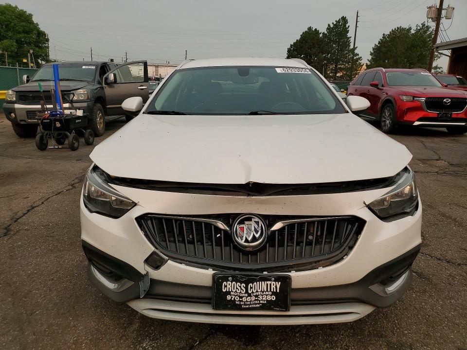 62933056 :رقم المزاد ، W04GV8SX9J1151496 vin ، 2018 Buick Regal Tourx مزاد بيع