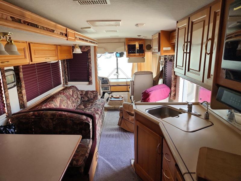 66464716 :رقم المزاد ، 3FCNF53S8XJA33612 vin ، 1999 Fleetwood Southwind مزاد بيع
