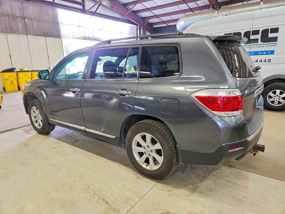 2013 Toyota Highlander მანქანა იყიდება აუქციონზე, vin: 5TDBK3EH7DS229815, აუქციონის ნომერი: 64983986