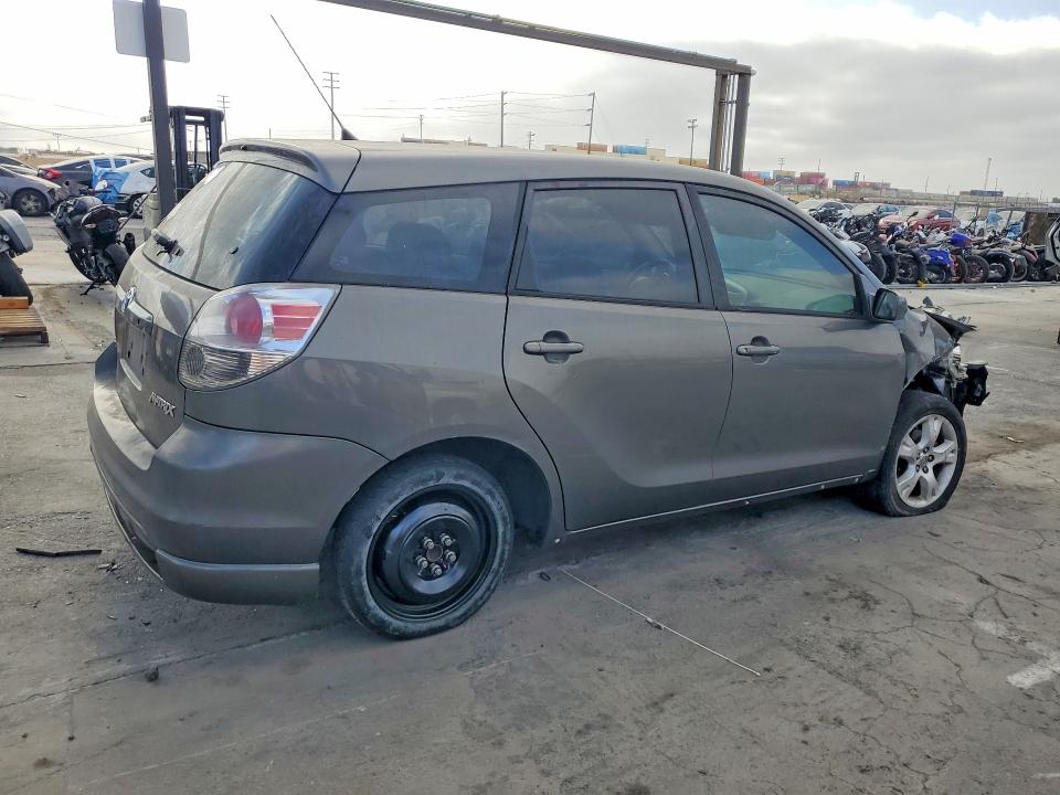 67187626 :رقم المزاد ، 2T1KR32E77C658021 vin ، 2007 Toyota Matrix مزاد بيع