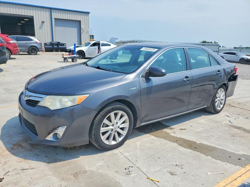 64605436 :رقم المزاد ، 4T1BD1FKXCU010846 vin ، 2012 Toyota Camry Hybrid مزاد بيع