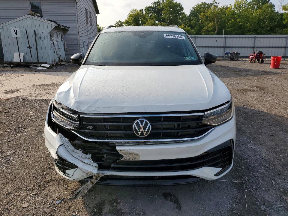 Продажа на аукционе авто 2022 Volkswagen Tiguan, vin: 3VV8B7AX6NM175294, номер лота: 65996346